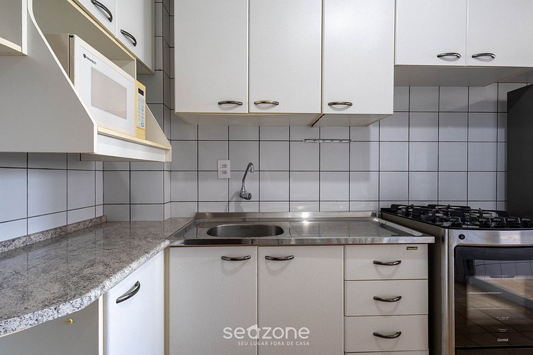 Apto c/ varanda e vista a beira-mar de BC CET2001