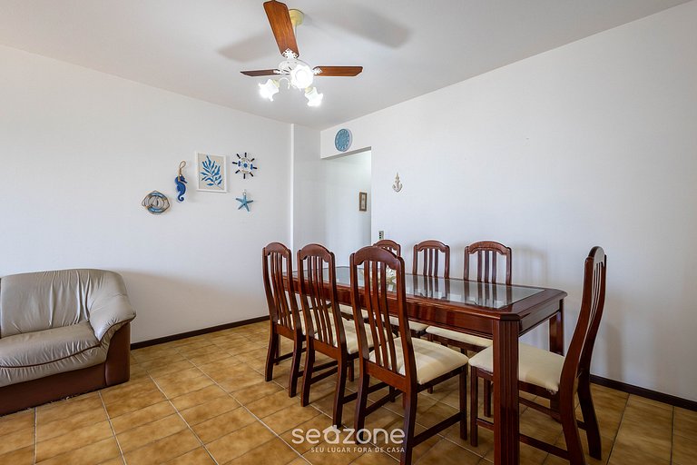 Apto c/ varanda e vista a beira-mar de BC CET2001