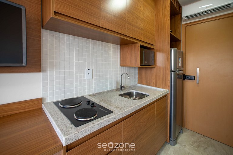 Estudio Moderno con Piscina SOA0705