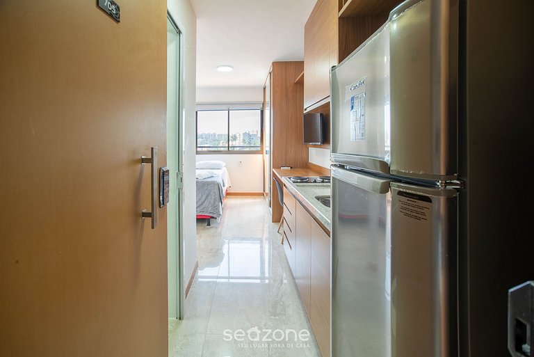 Estudio Moderno con Piscina SOA0705