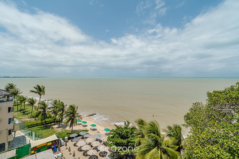 Estudios tipo condominio frente al mar con piscina en la pla