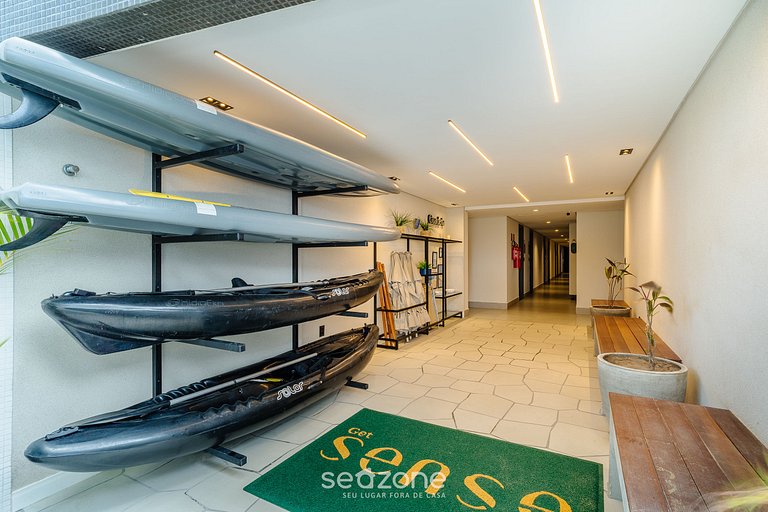 Estudios tipo condominio frente al mar con piscina en la pla