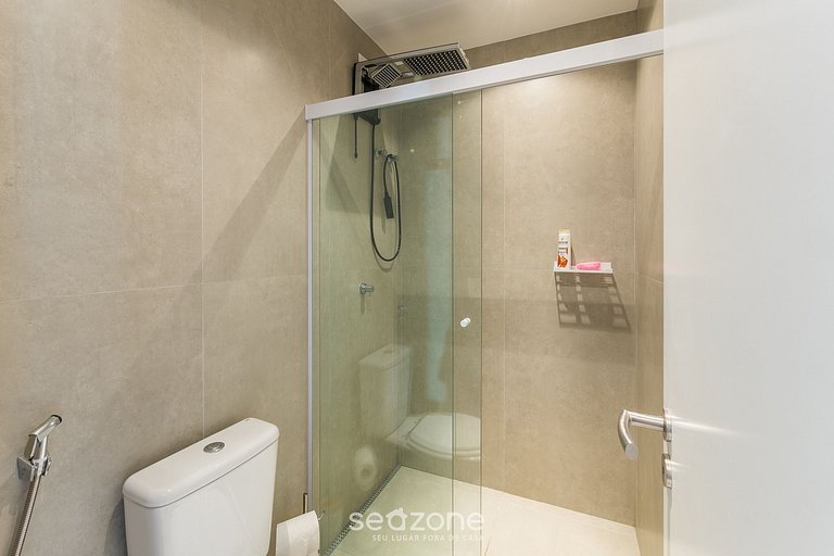 Moderno em cond. c/ piscina próx. da praia LIV1509