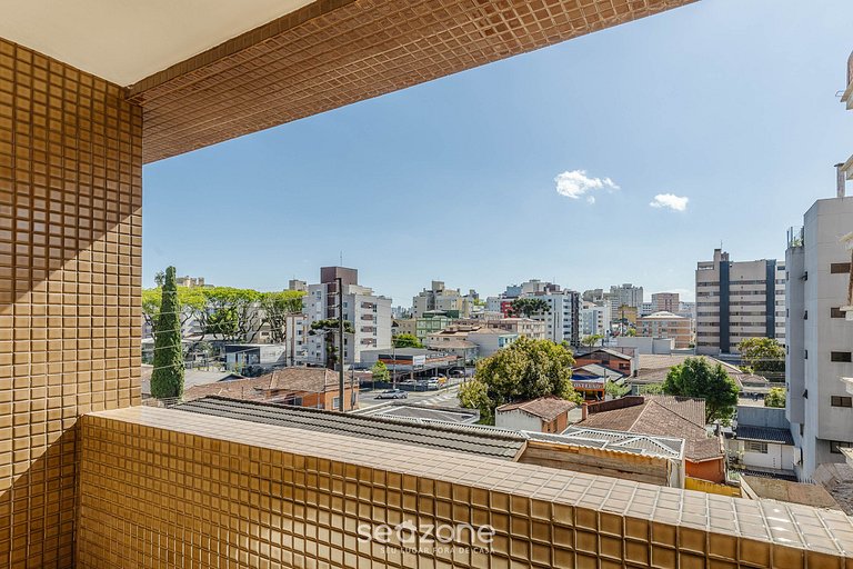 Estudio con balcón en edificio con piscina UPP0409