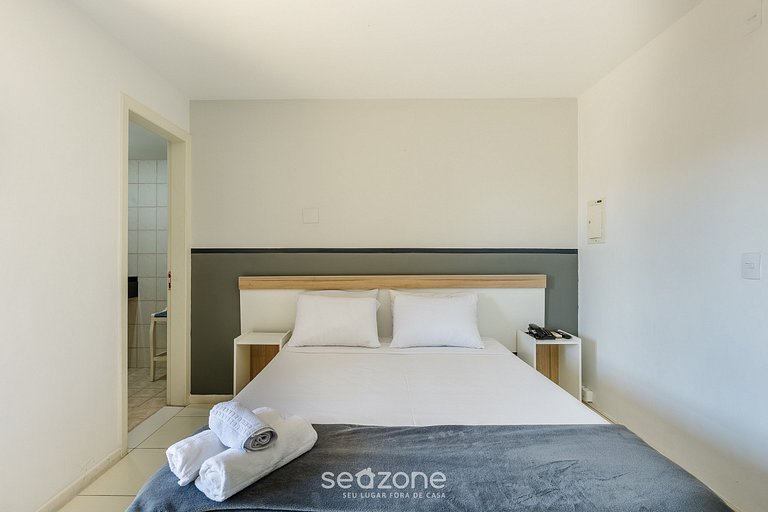 Studio c/ varanda em prédio c/ piscina - UPP0409