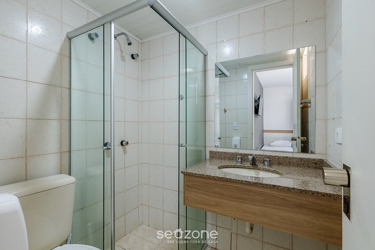 Estudio con balcón en edificio con piscina UPP0409