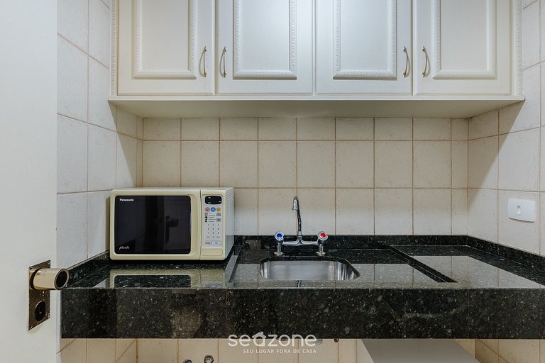 Estudio con balcón en edificio con piscina UPP0409