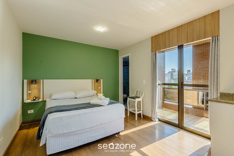 Studio c/ varanda em cond. c/ piscina - UPP0506