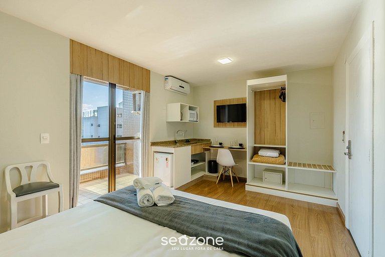 Estudio c/ balcón en condómino con piscina UPP0506