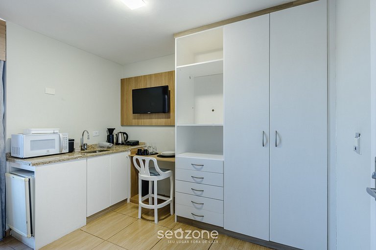 Estudio completo en condominio c/ piscina UPP0515