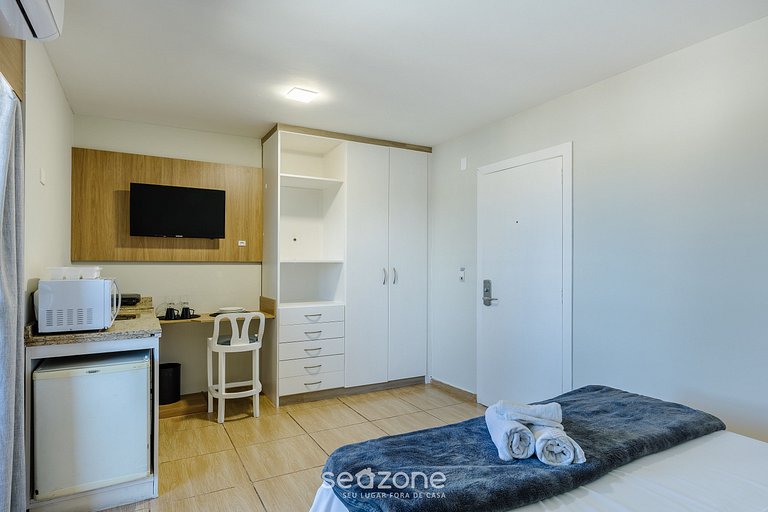 Estudio completo en condominio c/ piscina UPP0515