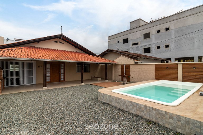 Casa 4 Qts c Piscina, 500m do Beto Carrero JRS0130