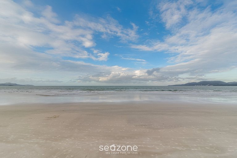 Apto c/ parrilla en cond. frente al mar EVB0411