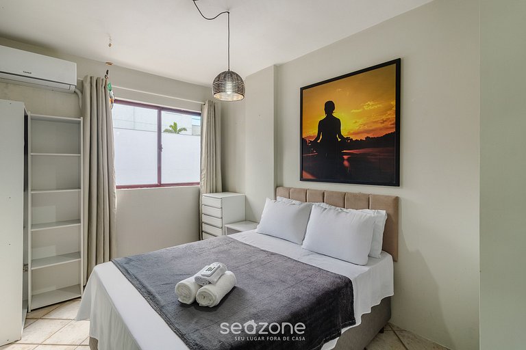 Apto c/ churrasqueira em cond. à beira-mar EVB0411