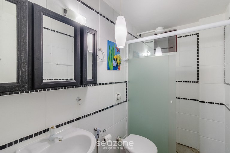 Apto c/ parrilla en cond. frente al mar EVB0411