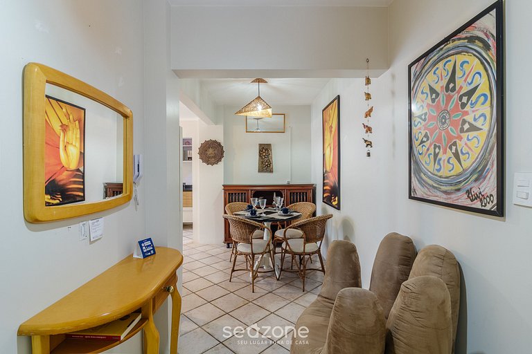 Apto c/ churrasqueira em cond. à beira-mar EVB0411