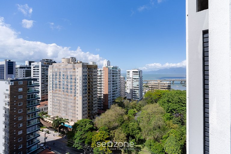 Apto Moderno em cond. c/ piscina - LIN1106