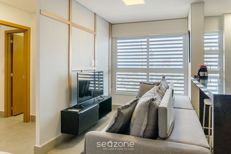 Apto em Cond. c/ Piscina e Academia GRLA1503