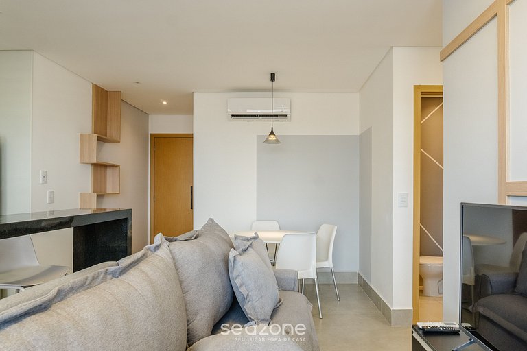 Apto em Cond. c/ Piscina e Academia GRLA1503