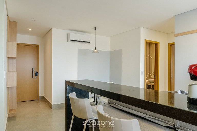 Apto em Cond. c/ Piscina e Academia GRLA1503