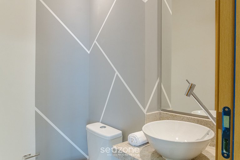 Apto em Cond. c/ Piscina e Academia GRLA1503