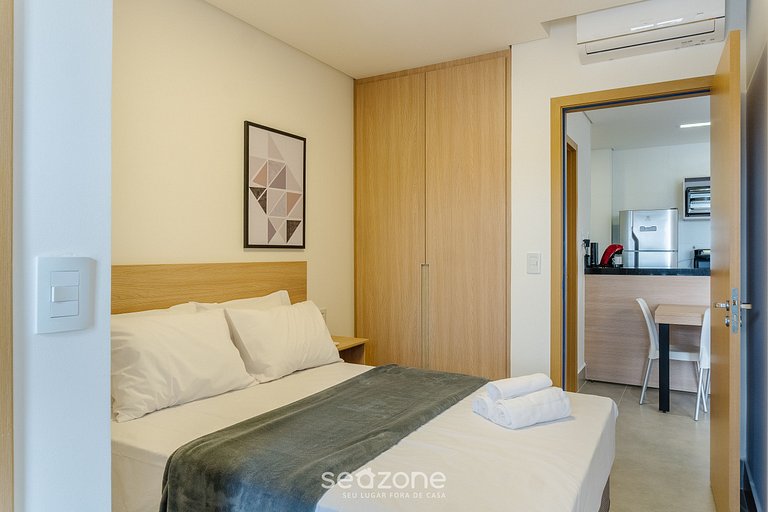 Apto em Prédio c/ Piscina e Academia GRLA1402