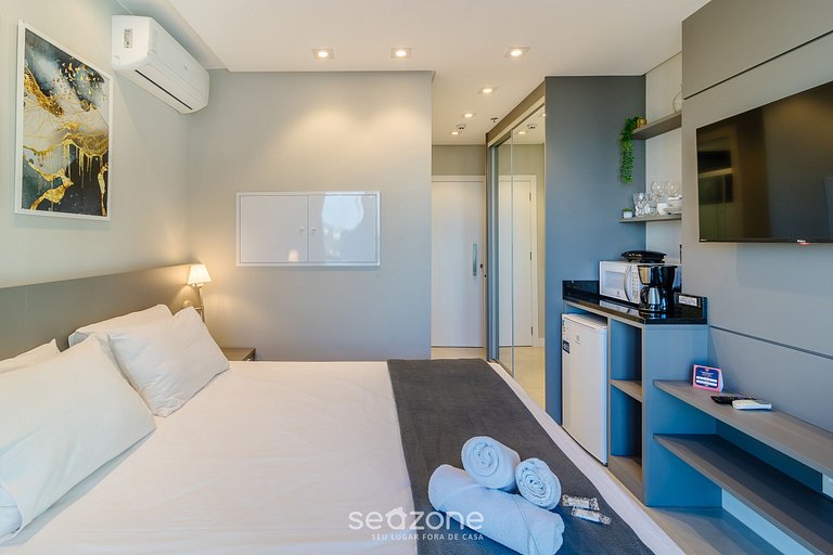 Studio com vista parcial para o mar a 280 metros da praia MH