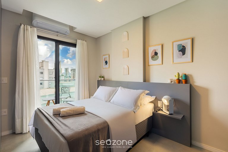 Studio moderno c/ varanda a passos do Mar FFS1402