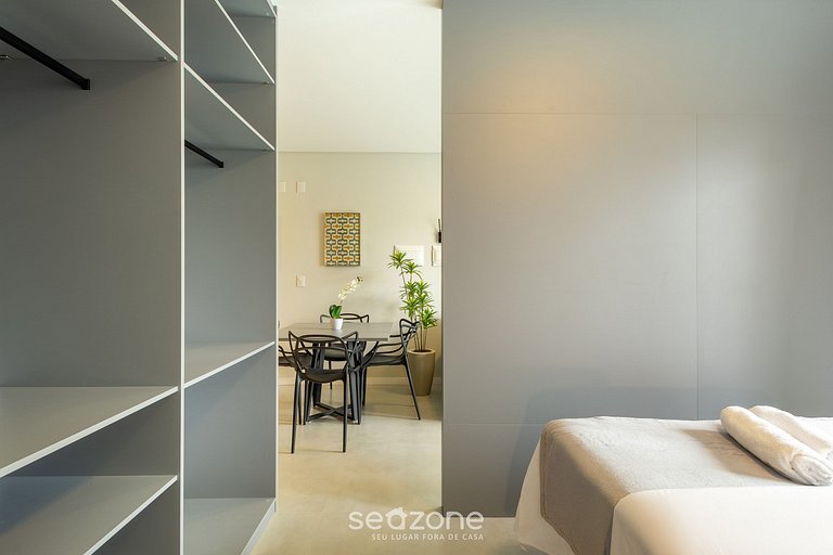 Studio moderno c/ varanda a passos do Mar FFS1402