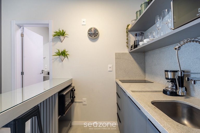 Studio moderno con balcón a pasos del mar FFS1402