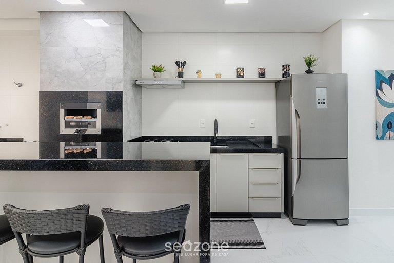 Apto c/ churrasq. privativa a 500m do Mar STW0702