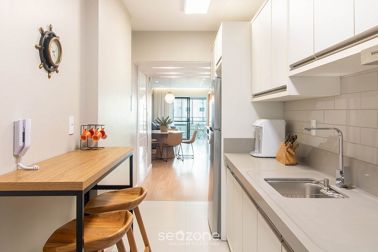 Apto 3 Quartos a 50 m da Orla Principal EOB0701