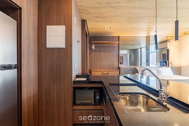 Estudio c/ vista lateral al mar y balcón | NWT1104