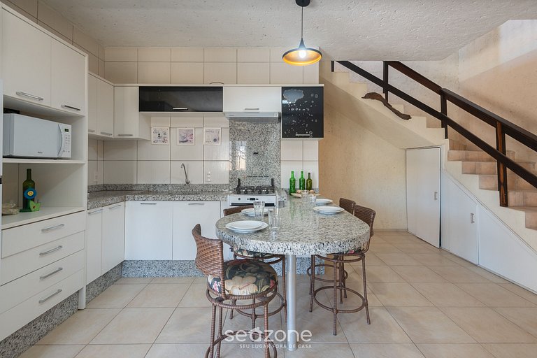 Casa c/ suíte e churrasq. a 110m do mar ONI0001