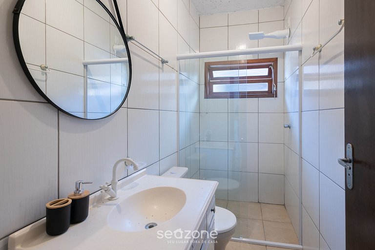 Casa c/ suíte e churrasq. a 110m do mar ONI0001