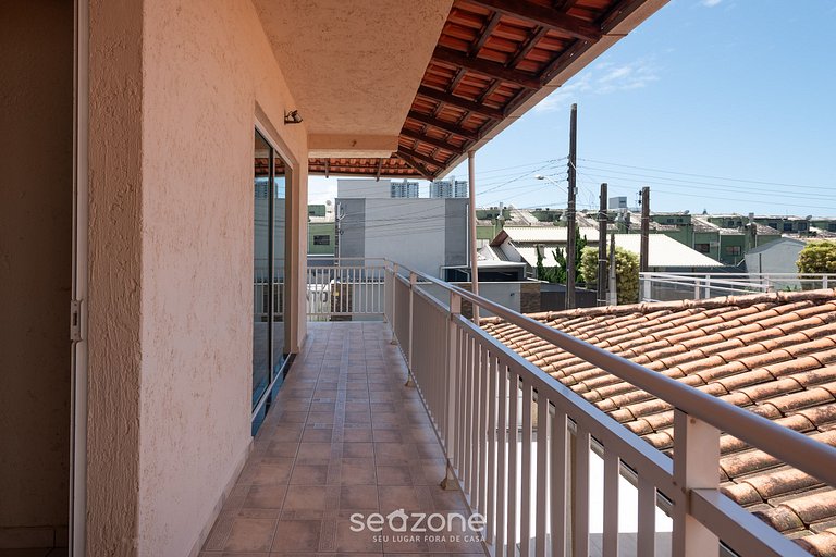 Casa c/ suíte e churrasq. a 110m do mar ONI0001