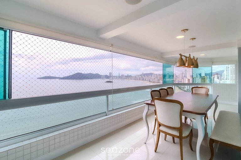 Apt con privilegiada vista al mar 4 suites ETL2702