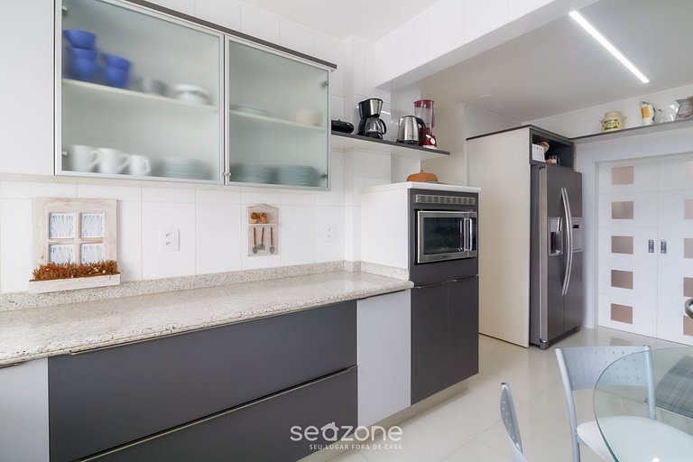 Apt con privilegiada vista al mar 4 suites ETL2702