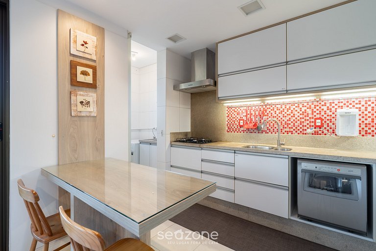 Apto c/ varanda gourmet a 300m da Praia CMS0202