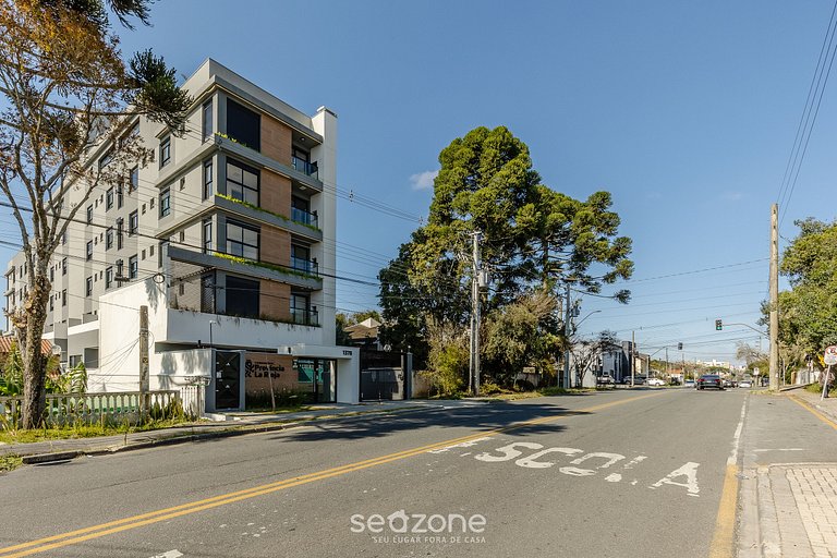 Studio em Curitiba em cond. c/ academia PLA0307