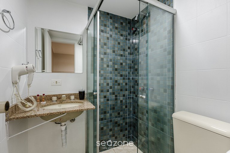 Studio no Alto da XV em condo c/ piscina - UPP0214