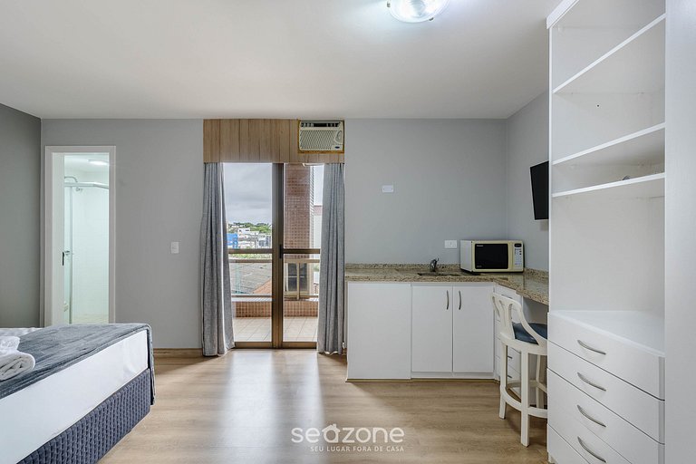 Studio em cond. c/ piscina no Alto da XV - UPP0115