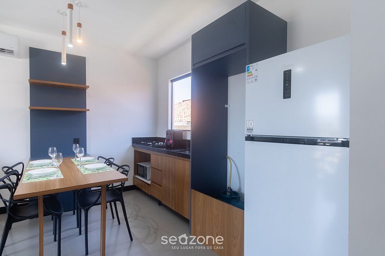 Apto c/ balcón en cond. c/ piscina - DVB0013