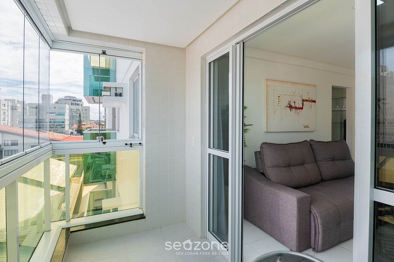 Apto c/ varanda e vista mar em Guarapari CMD0311