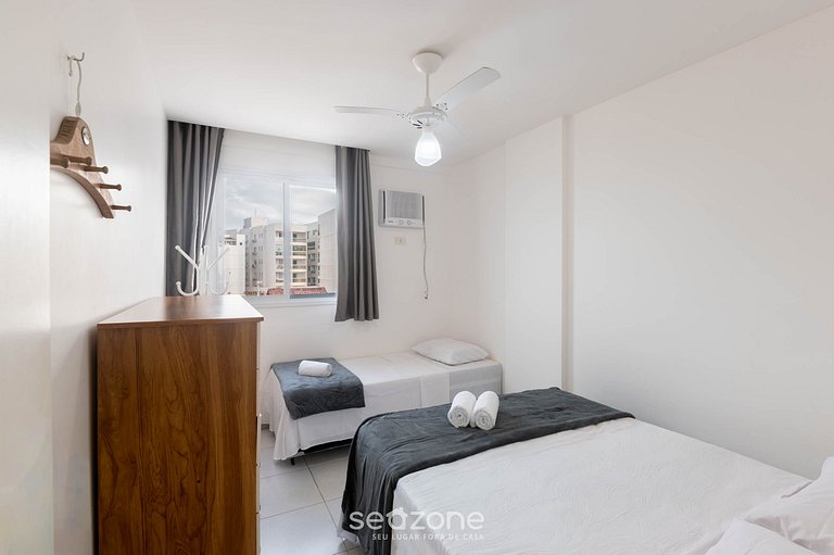 Apto c/ varanda e vista mar em Guarapari CMD0311