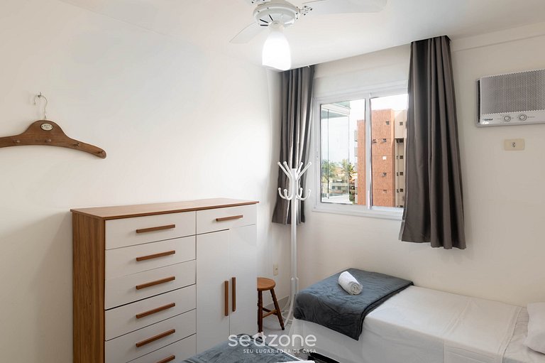 Apto c/ balcón y vista al mar en Guarapari CMD0311