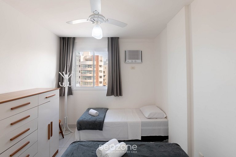 Apto c/ balcón y vista al mar en Guarapari CMD0311