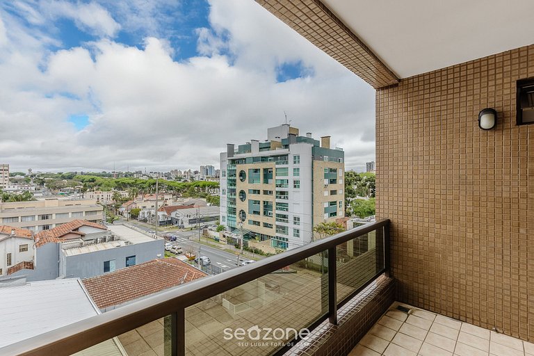 Studio em cond. c/ piscina no Alto da XV - UPP0501