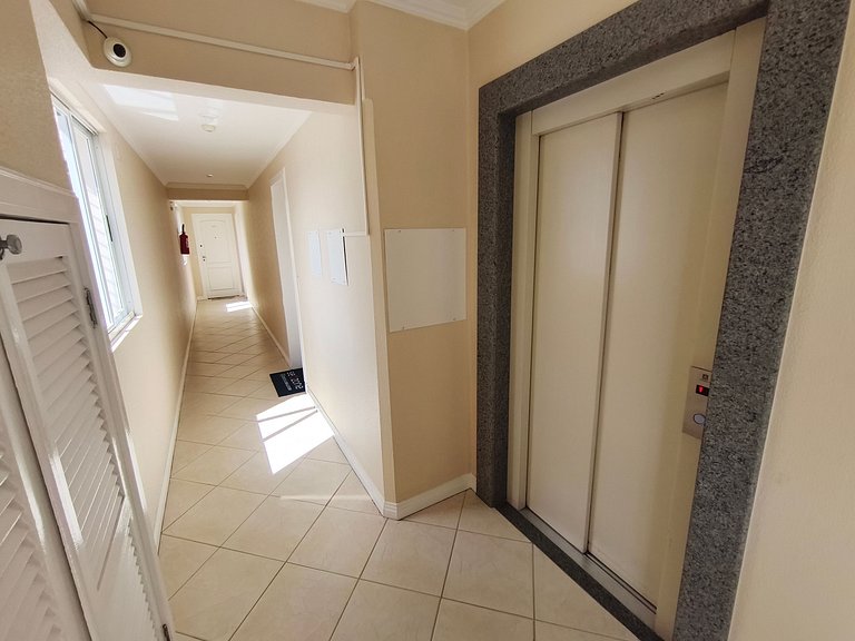 Aptos em prédio a 100 m da UFSC - EOSs