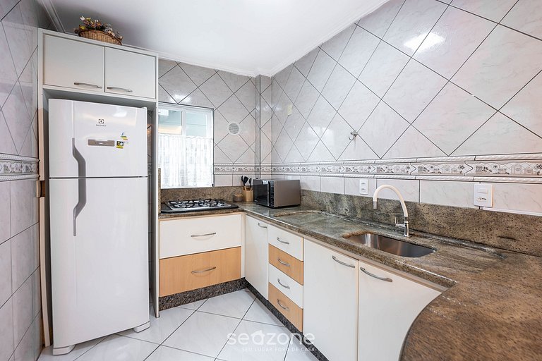 Dep. c barbac 40m de la Playa de Bombinhas BDS0111